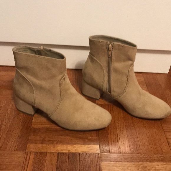 Express Booties - Picture 2 of 5